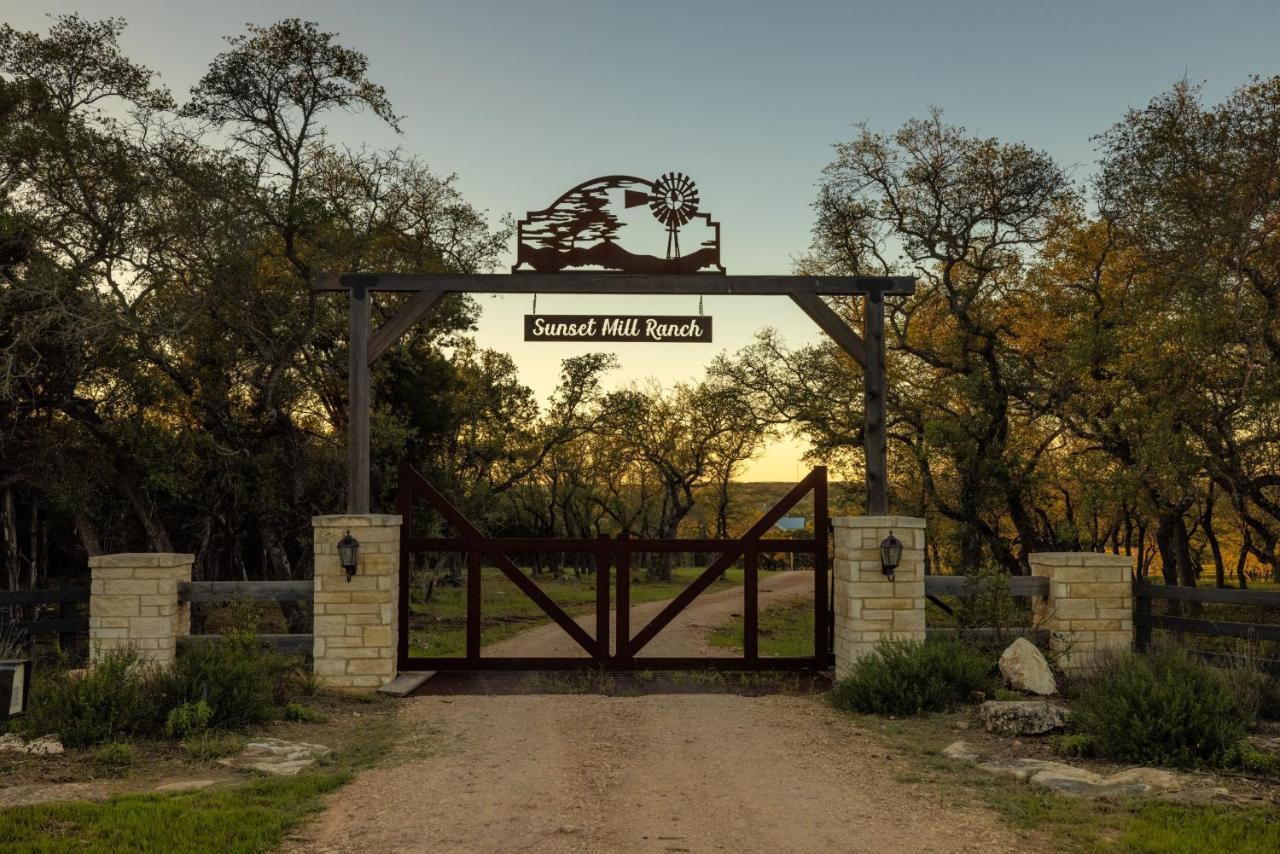 Inn At Sunset Mill Ranch Wimberley Exterior foto
